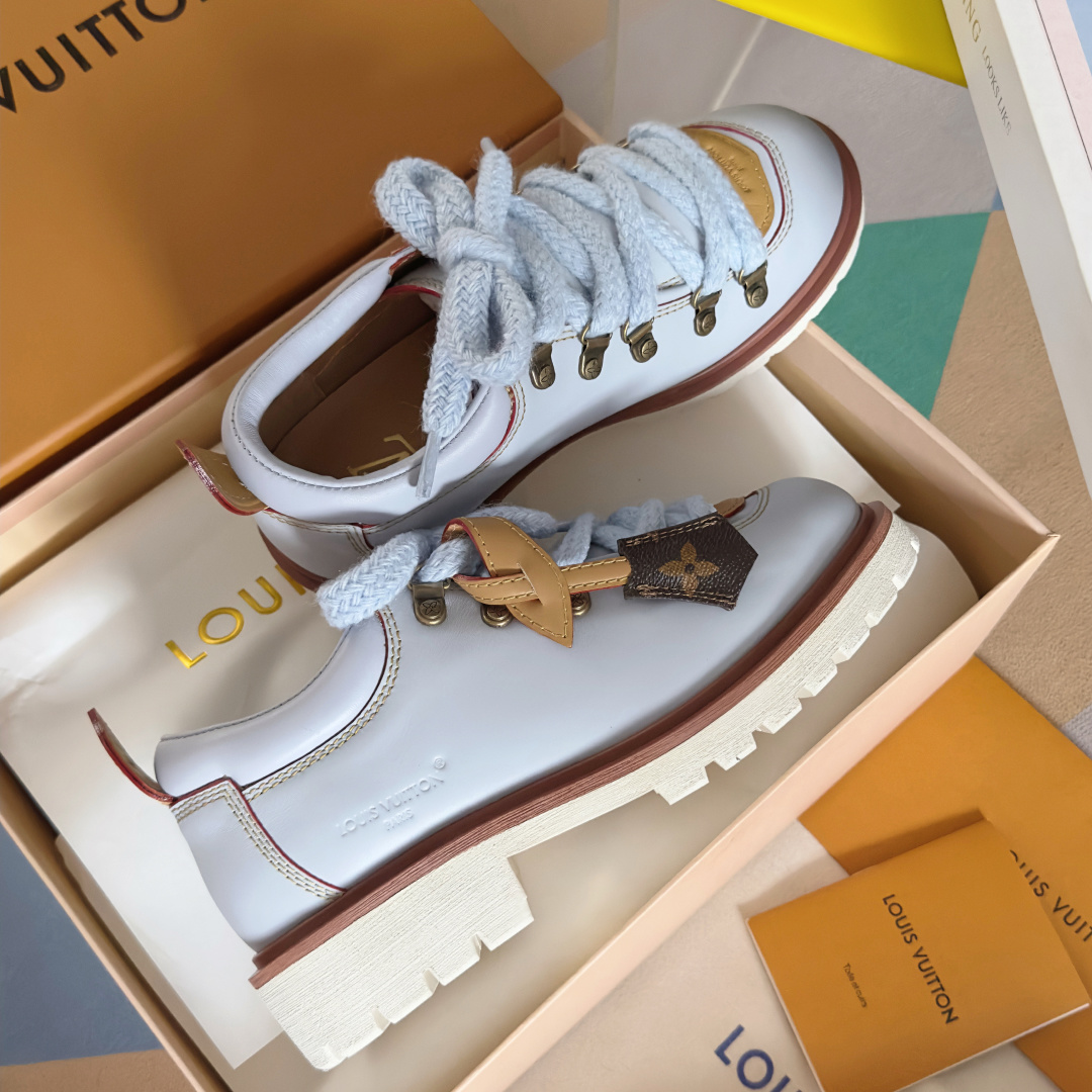 顶级版本:情侣款
LV 路易威登 L家 驴牌 Remix系列 登山靴 系带 厚底 德比鞋
原版购入开发