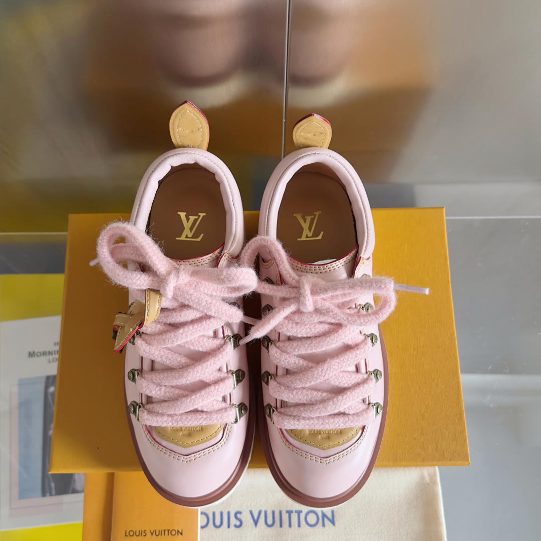 顶级版本:情侣款
LV 路易威登 L家 驴牌 Remix系列 登山靴 系带 厚底 德比鞋
原版购入开发