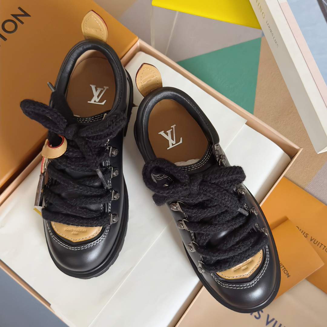 顶级版本:情侣款
LV 路易威登 L家 驴牌 Remix系列 登山靴 系带 厚底 德比鞋
原版购入开发