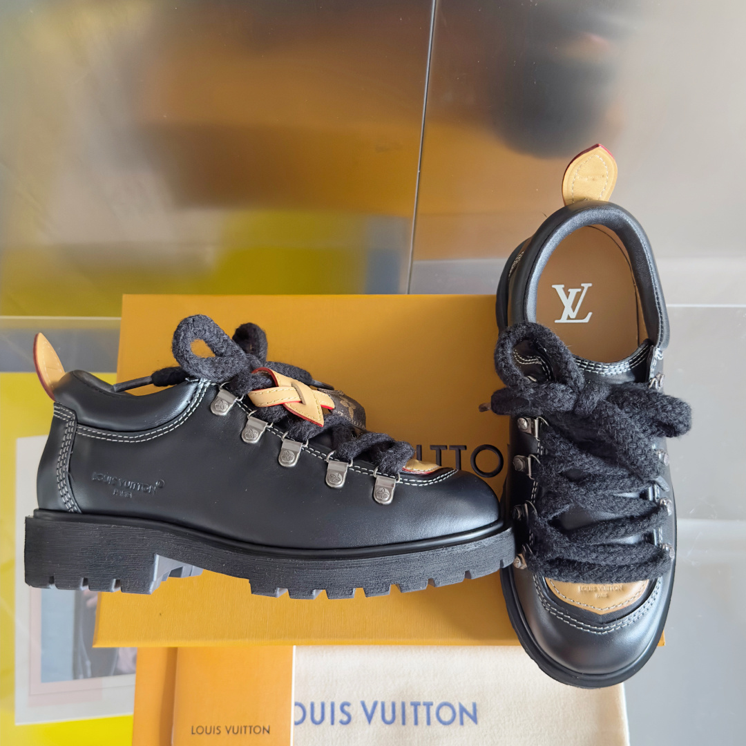 顶级版本:情侣款
LV 路易威登 L家 驴牌 Remix系列 登山靴 系带 厚底 德比鞋
原版购入开发