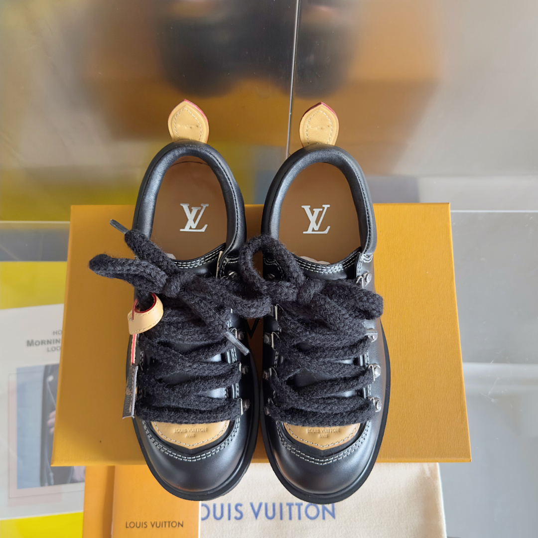 顶级版本:情侣款
LV 路易威登 L家 驴牌 Remix系列 登山靴 系带 厚底 德比鞋
原版购入开发