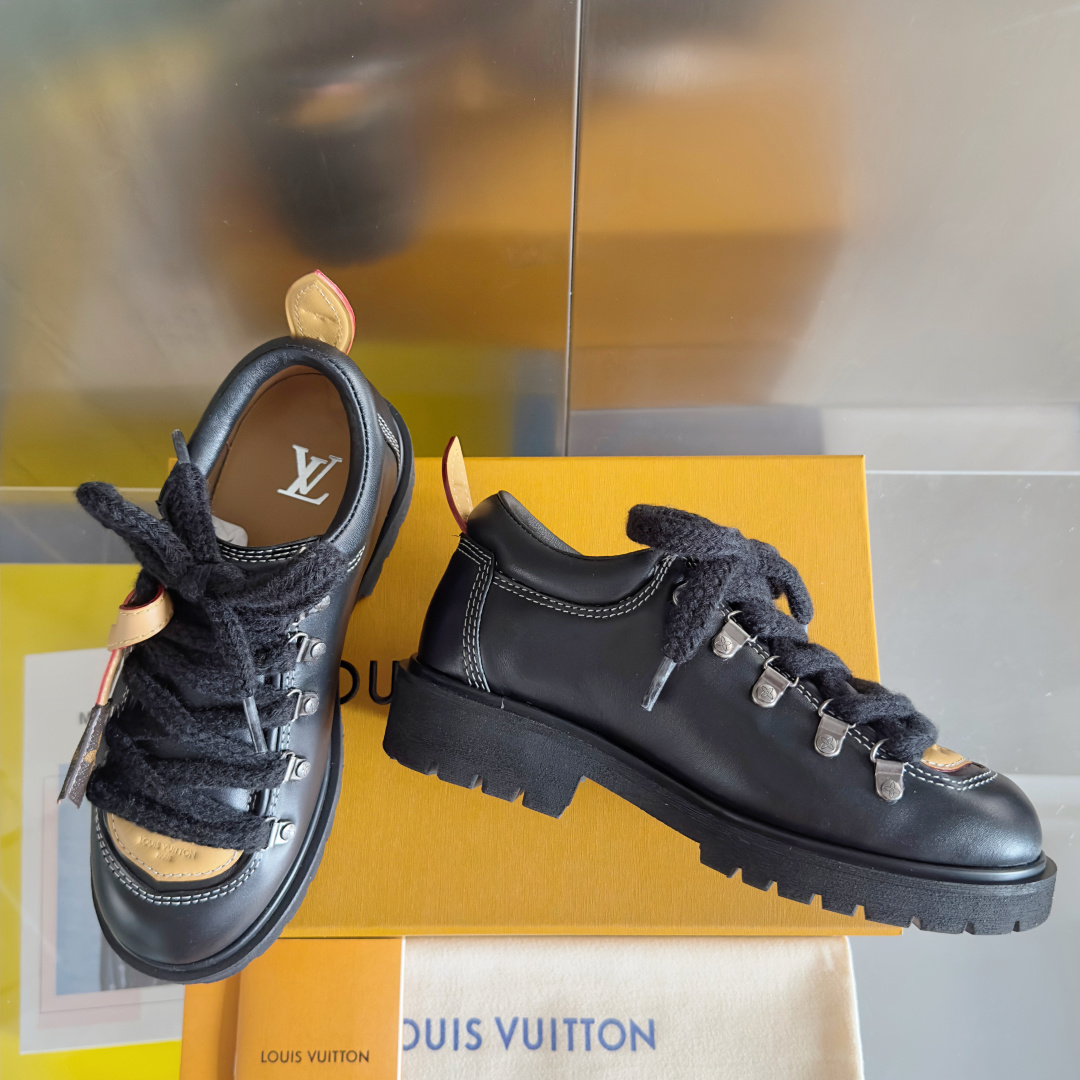 顶级版本:情侣款
LV 路易威登 L家 驴牌 Remix系列 登山靴 系带 厚底 德比鞋
原版购入开发