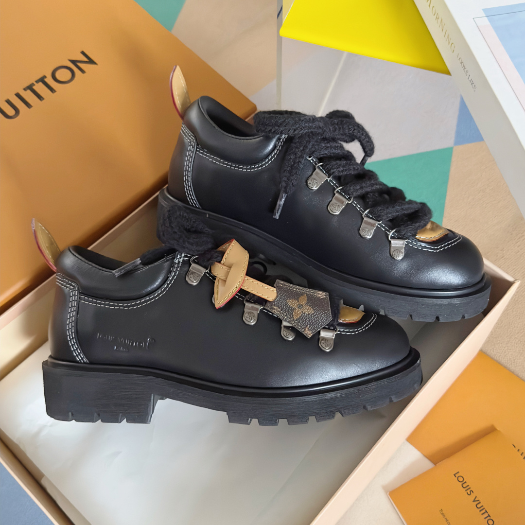 顶级版本:情侣款
LV 路易威登 L家 驴牌 Remix系列 登山靴 系带 厚底 德比鞋
原版购入开发