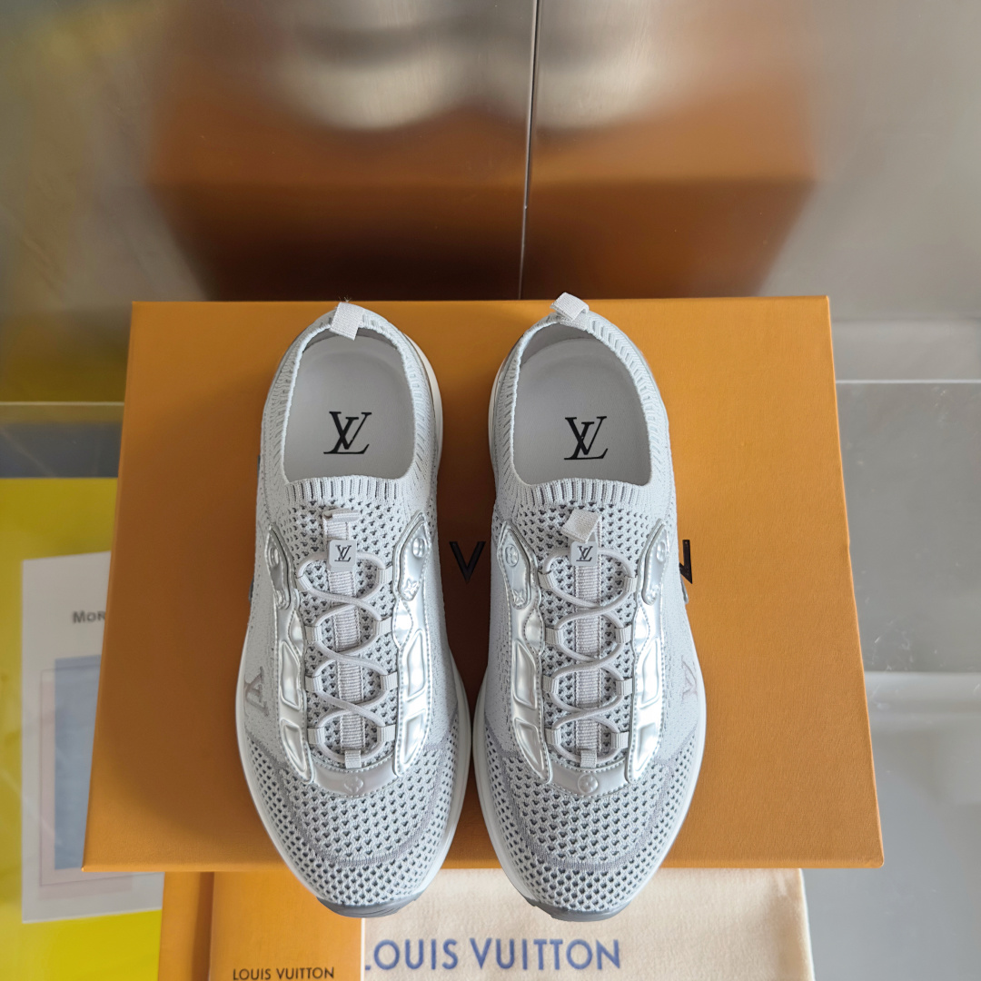 顶级版本:情侣款
LV 路易威登L家 驴牌 最新Olympia系列 情侣款 飞织 针织 休闲 运动鞋 跑