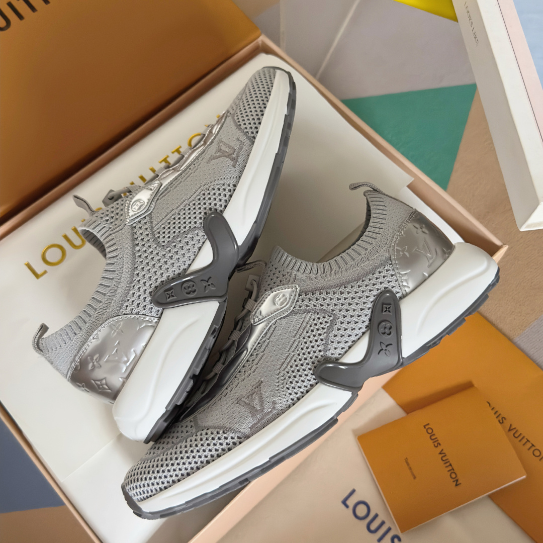 顶级版本:情侣款
LV 路易威登L家 驴牌 最新Olympia系列 情侣款 飞织 针织 休闲 运动鞋 跑