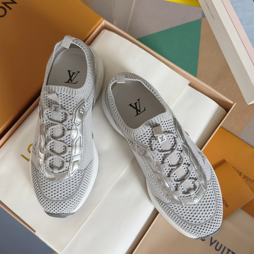 顶级版本:情侣款
LV 路易威登L家 驴牌 最新Olympia系列 情侣款 飞织 针织 休闲 运动鞋 跑