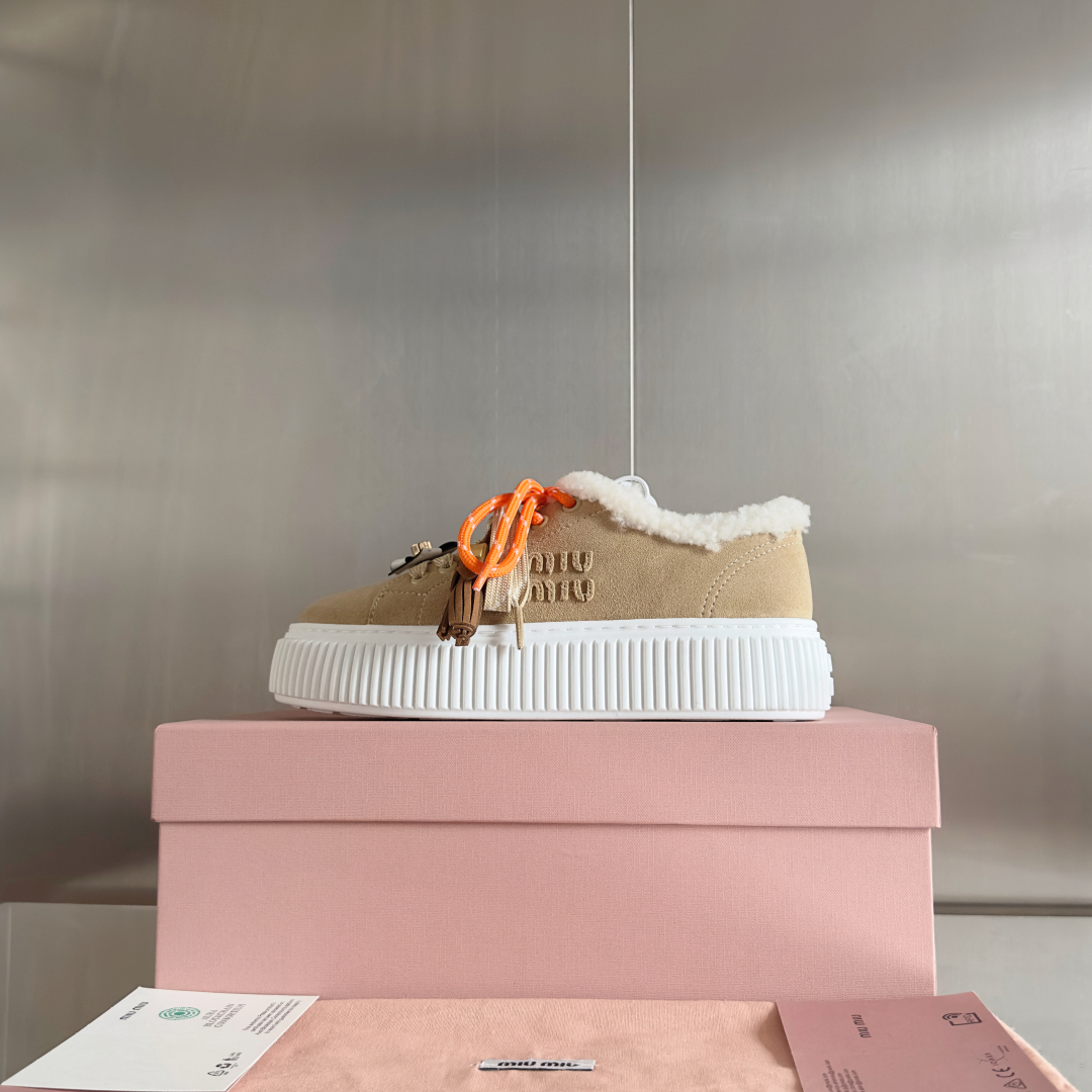 顶级版本：女款
MiuMiu缪缪 最新款 魔术贴 帆布 厚底 饼干鞋 休闲 运动鞋
原版购入开发 做货 