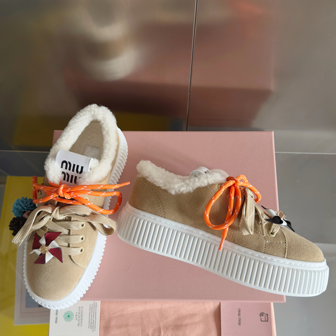 顶级版本：女款
MiuMiu缪缪 最新款 魔术贴 帆布 厚底 饼干鞋 休闲 运动鞋
原版购入开发 做货 