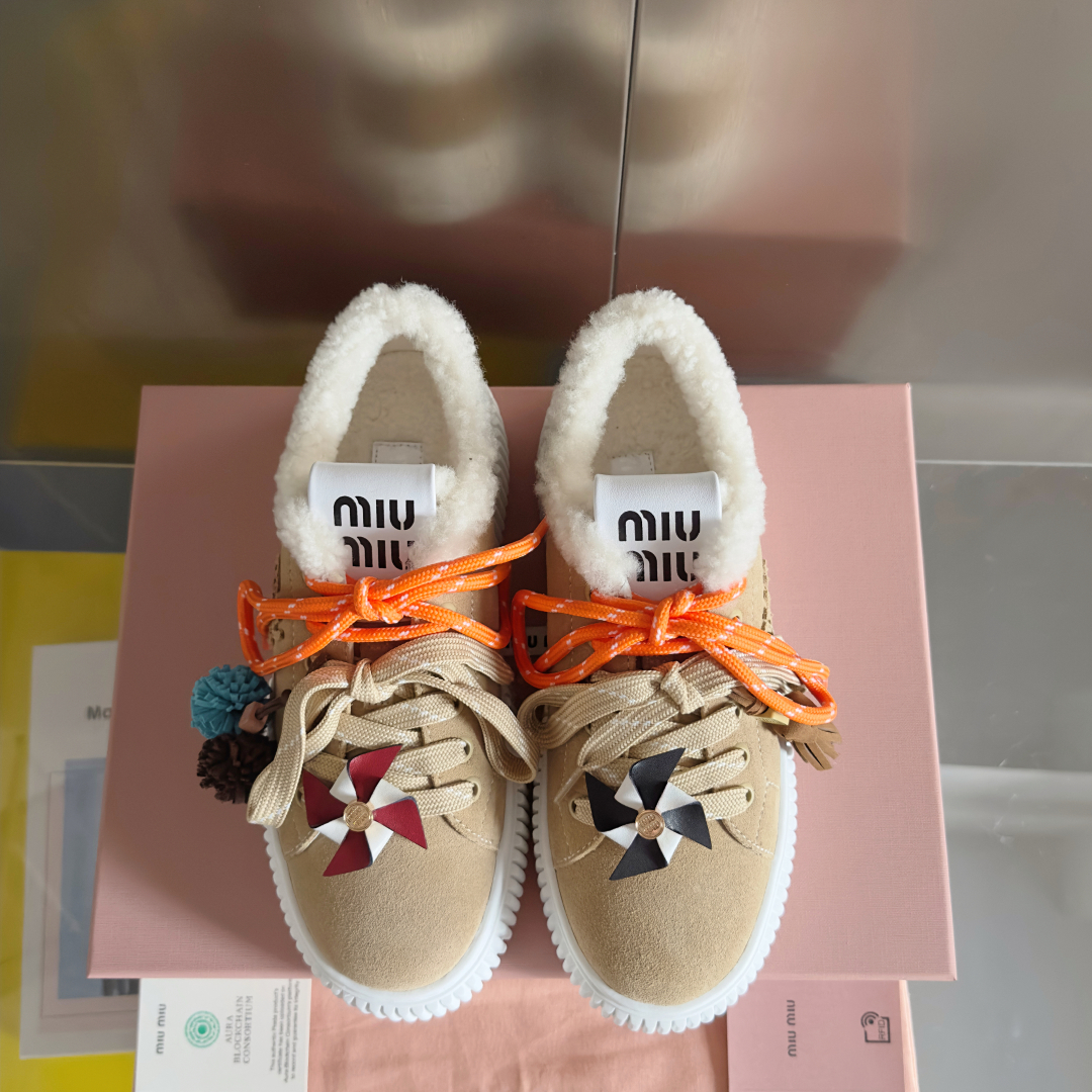 顶级版本：女款
MiuMiu缪缪 最新款 魔术贴 帆布 厚底 饼干鞋 休闲 运动鞋
原版购入开发 做货 