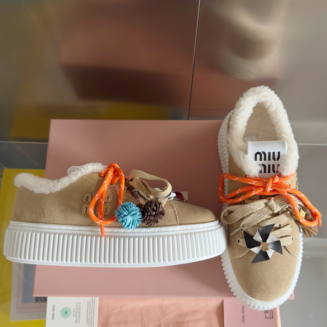 顶级版本：女款
MiuMiu缪缪 最新款 魔术贴 帆布 厚底 饼干鞋 休闲 运动鞋
原版购入开发 做货 