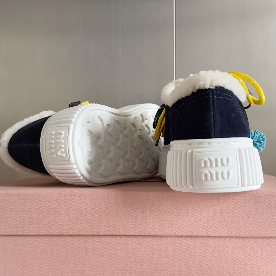 顶级版本：女款
MiuMiu缪缪 最新款 魔术贴 帆布 厚底 饼干鞋 休闲 运动鞋
原版购入开发 做货 