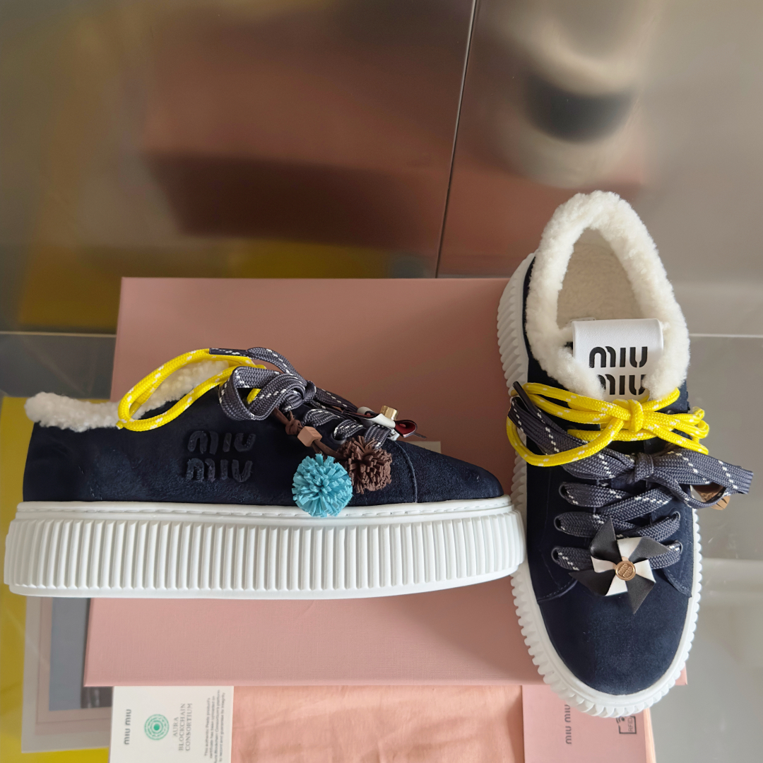 顶级版本：女款
MiuMiu缪缪 最新款 魔术贴 帆布 厚底 饼干鞋 休闲 运动鞋
原版购入开发 做货 