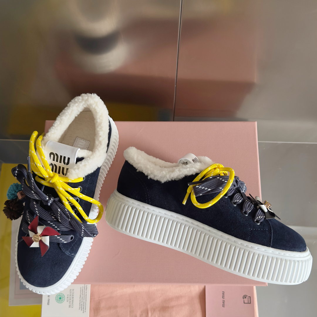 顶级版本：女款
MiuMiu缪缪 最新款 魔术贴 帆布 厚底 饼干鞋 休闲 运动鞋
原版购入开发 做货 