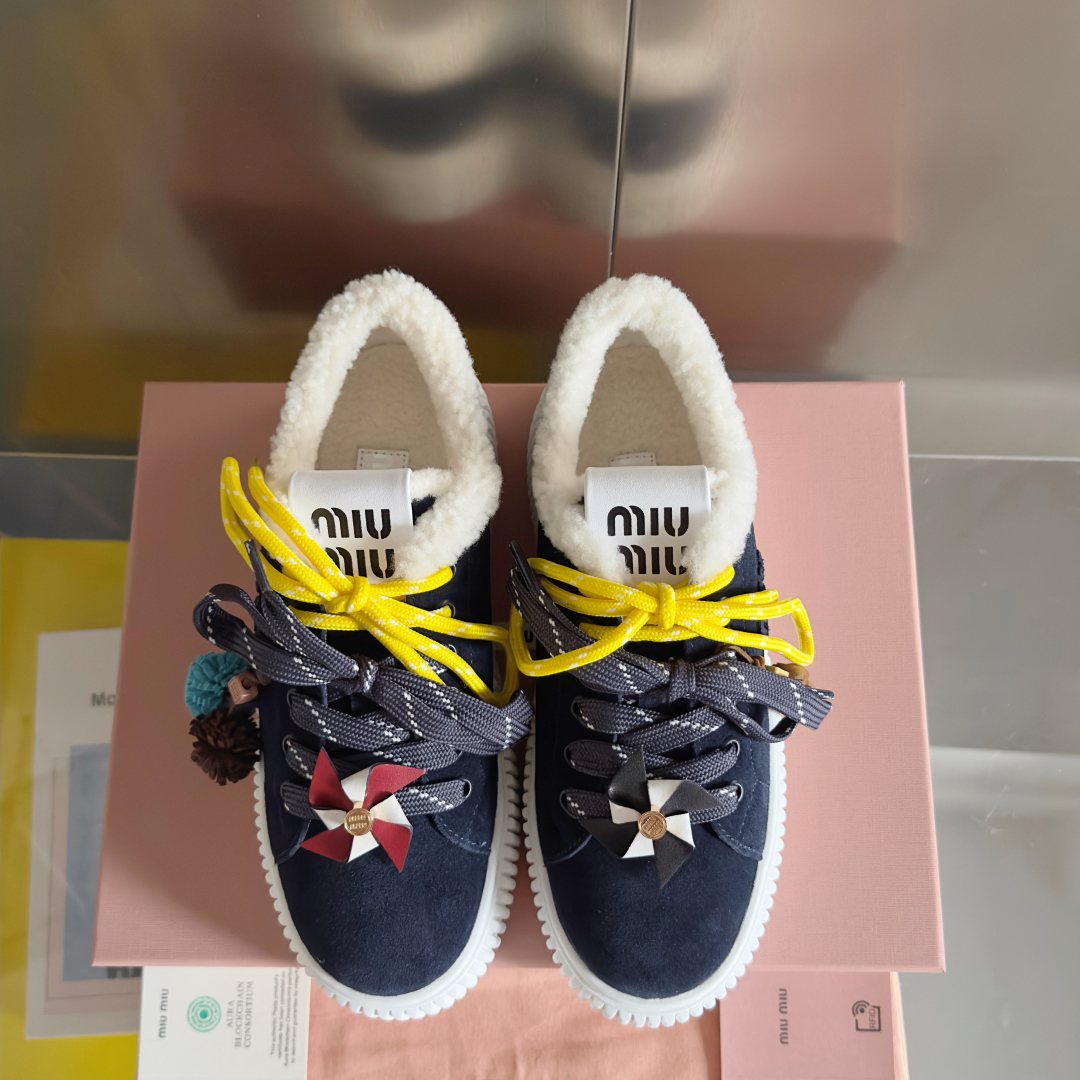 顶级版本：女款
MiuMiu缪缪 最新款 魔术贴 帆布 厚底 饼干鞋 休闲 运动鞋
原版购入开发 做货 