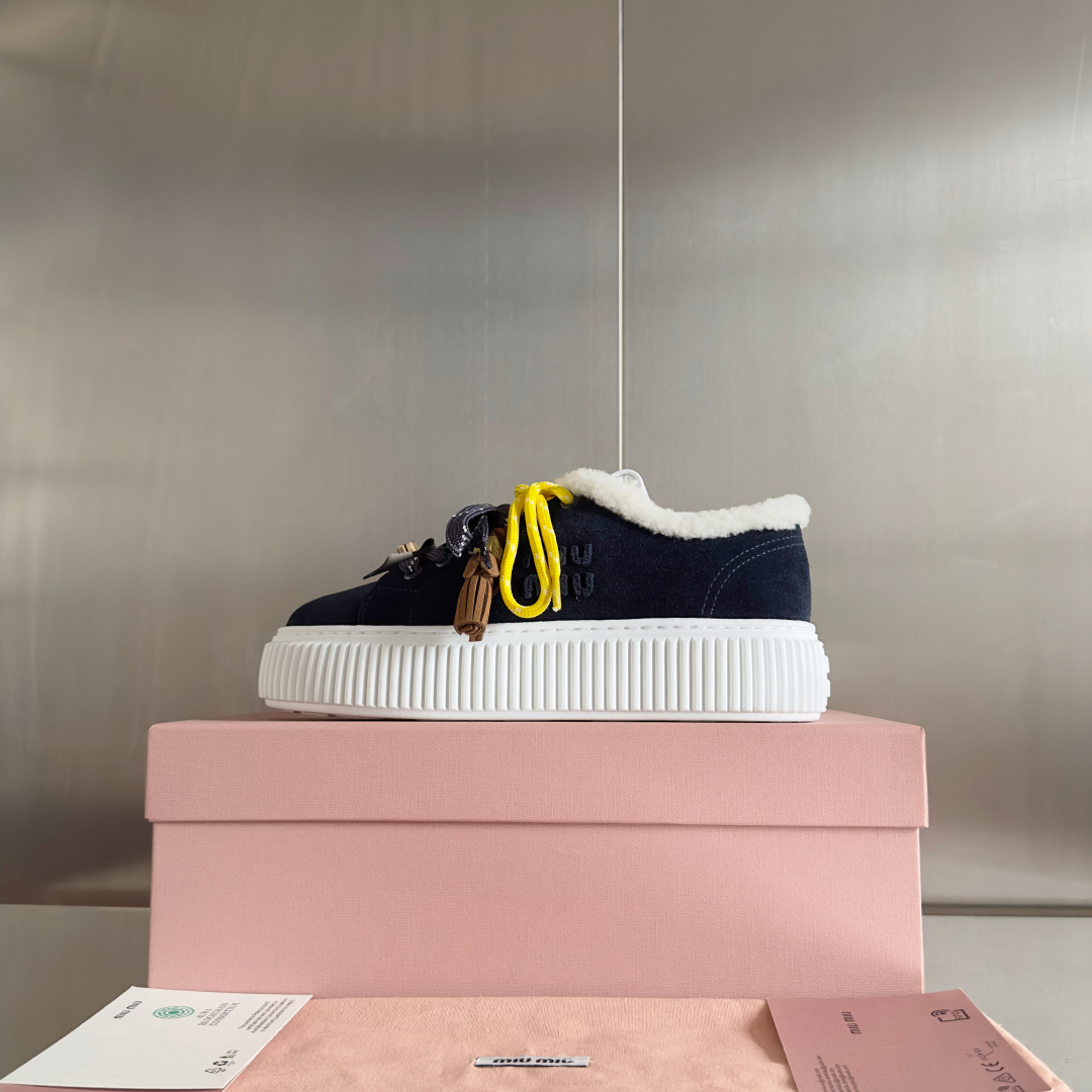 顶级版本：女款
MiuMiu缪缪 最新款 魔术贴 帆布 厚底 饼干鞋 休闲 运动鞋
原版购入开发 做货 
