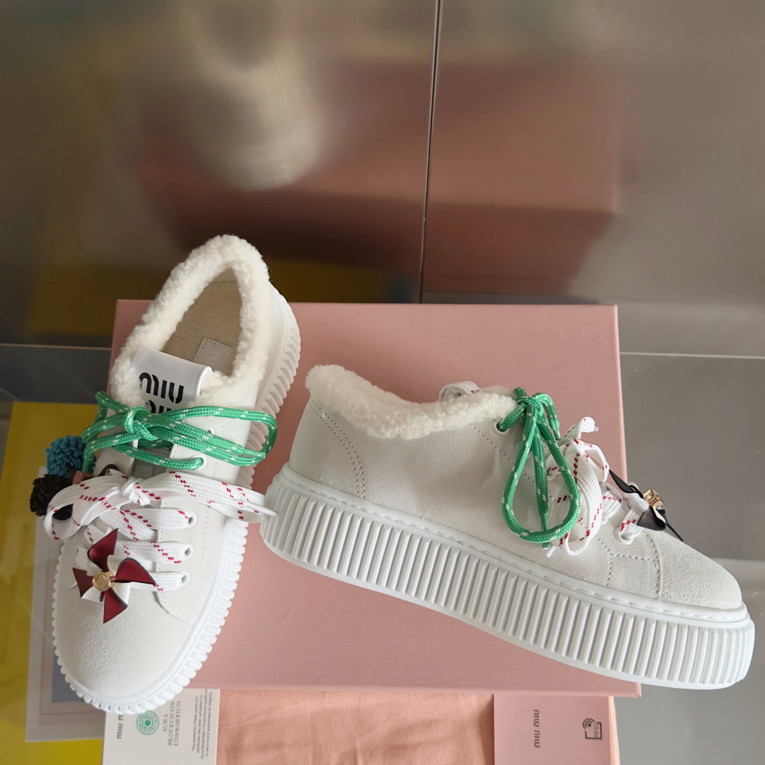顶级版本：女款
MiuMiu缪缪 最新款 魔术贴 帆布 厚底 饼干鞋 休闲 运动鞋
原版购入开发 做货 