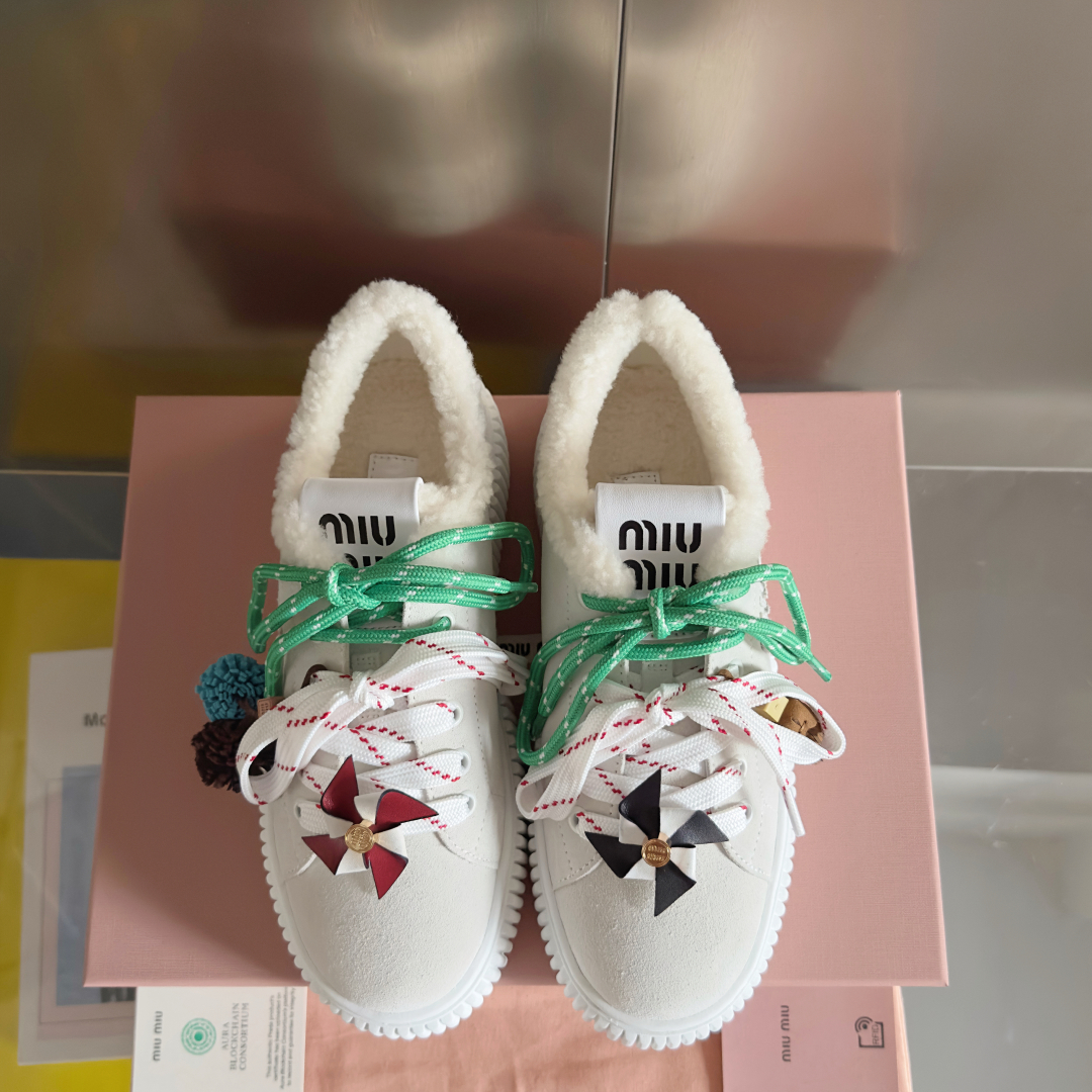 顶级版本：女款
MiuMiu缪缪 最新款 魔术贴 帆布 厚底 饼干鞋 休闲 运动鞋
原版购入开发 做货 