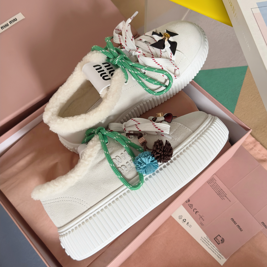 顶级版本：女款
MiuMiu缪缪 最新款 魔术贴 帆布 厚底 饼干鞋 休闲 运动鞋
原版购入开发 做货 