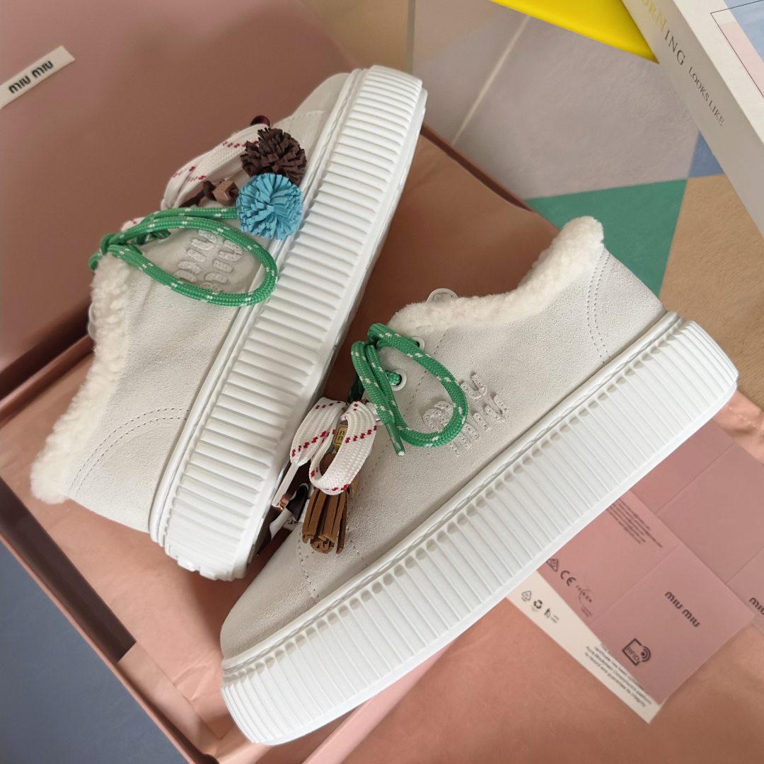顶级版本：女款
MiuMiu缪缪 最新款 魔术贴 帆布 厚底 饼干鞋 休闲 运动鞋
原版购入开发 做货 