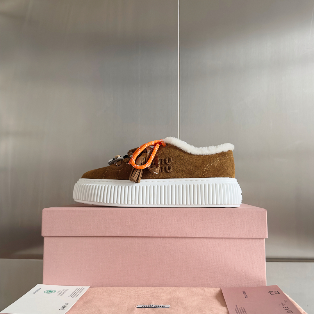 顶级版本：女款
MiuMiu缪缪 最新款 魔术贴 帆布 厚底 饼干鞋 休闲 运动鞋
原版购入开发 做货 