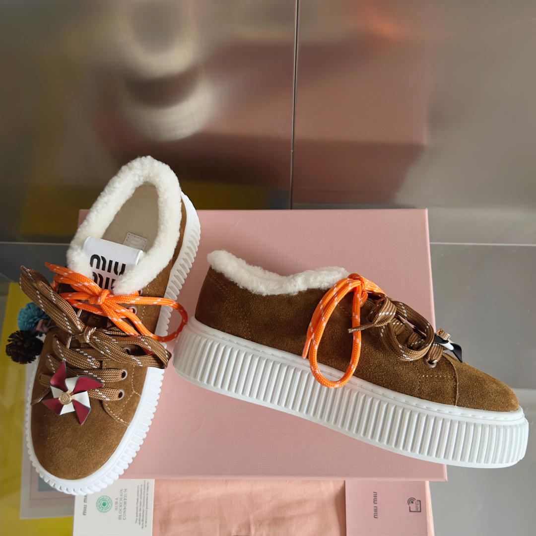 顶级版本：女款
MiuMiu缪缪 最新款 魔术贴 帆布 厚底 饼干鞋 休闲 运动鞋
原版购入开发 做货 