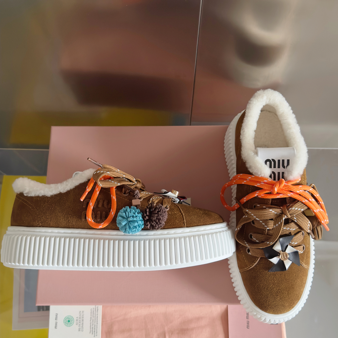 顶级版本：女款
MiuMiu缪缪 最新款 魔术贴 帆布 厚底 饼干鞋 休闲 运动鞋
原版购入开发 做货 