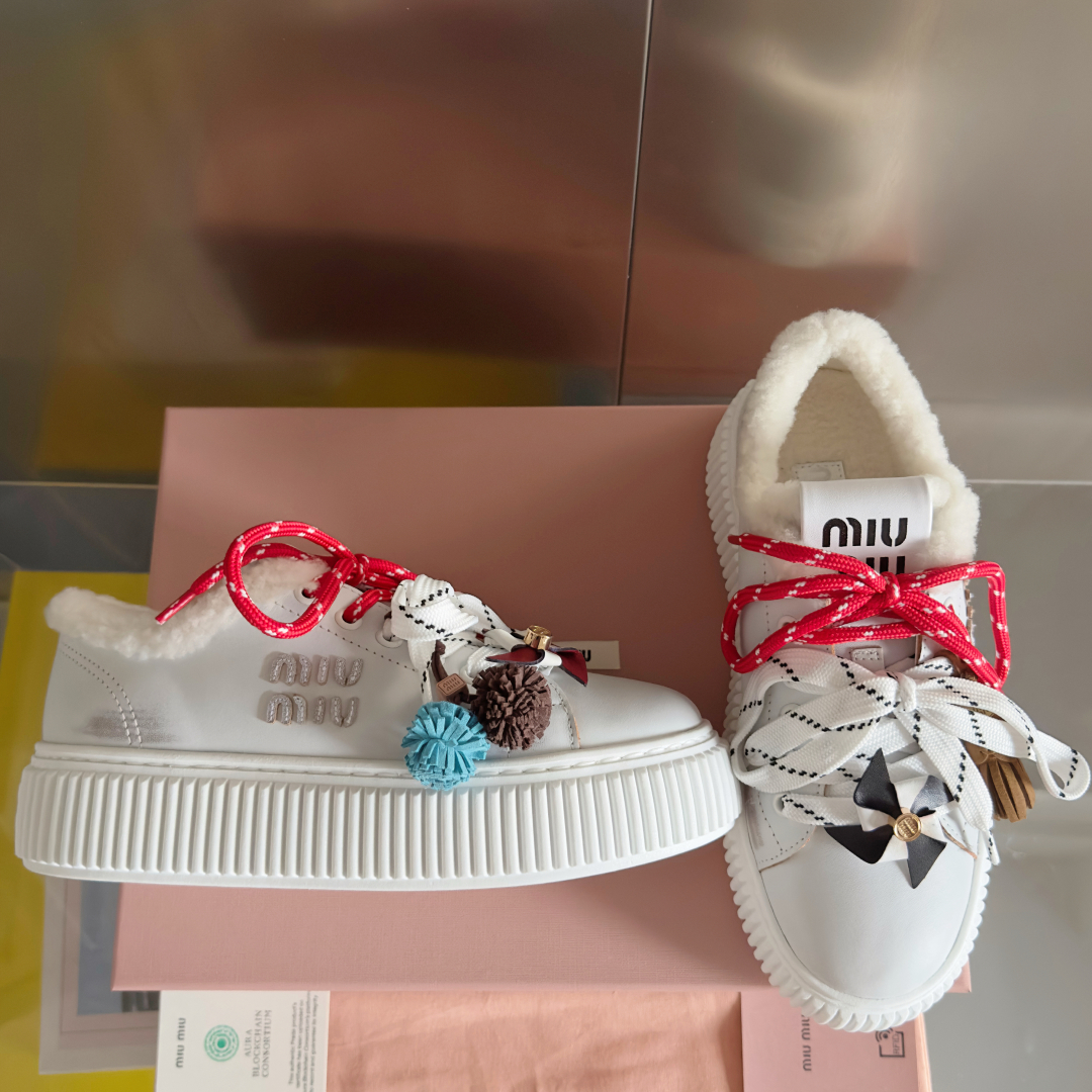 顶级版本：女款
MiuMiu缪缪 最新款 魔术贴 帆布 厚底 饼干鞋 休闲 运动鞋
原版购入开发 做货 