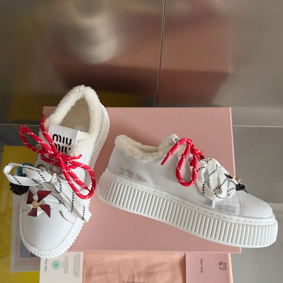 顶级版本：女款
MiuMiu缪缪 最新款 魔术贴 帆布 厚底 饼干鞋 休闲 运动鞋
原版购入开发 做货 