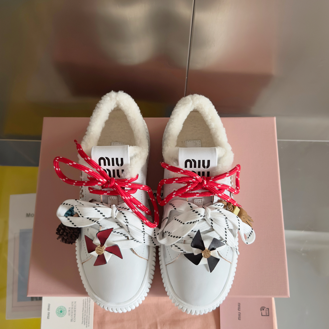 顶级版本：女款
MiuMiu缪缪 最新款 魔术贴 帆布 厚底 饼干鞋 休闲 运动鞋
原版购入开发 做货 