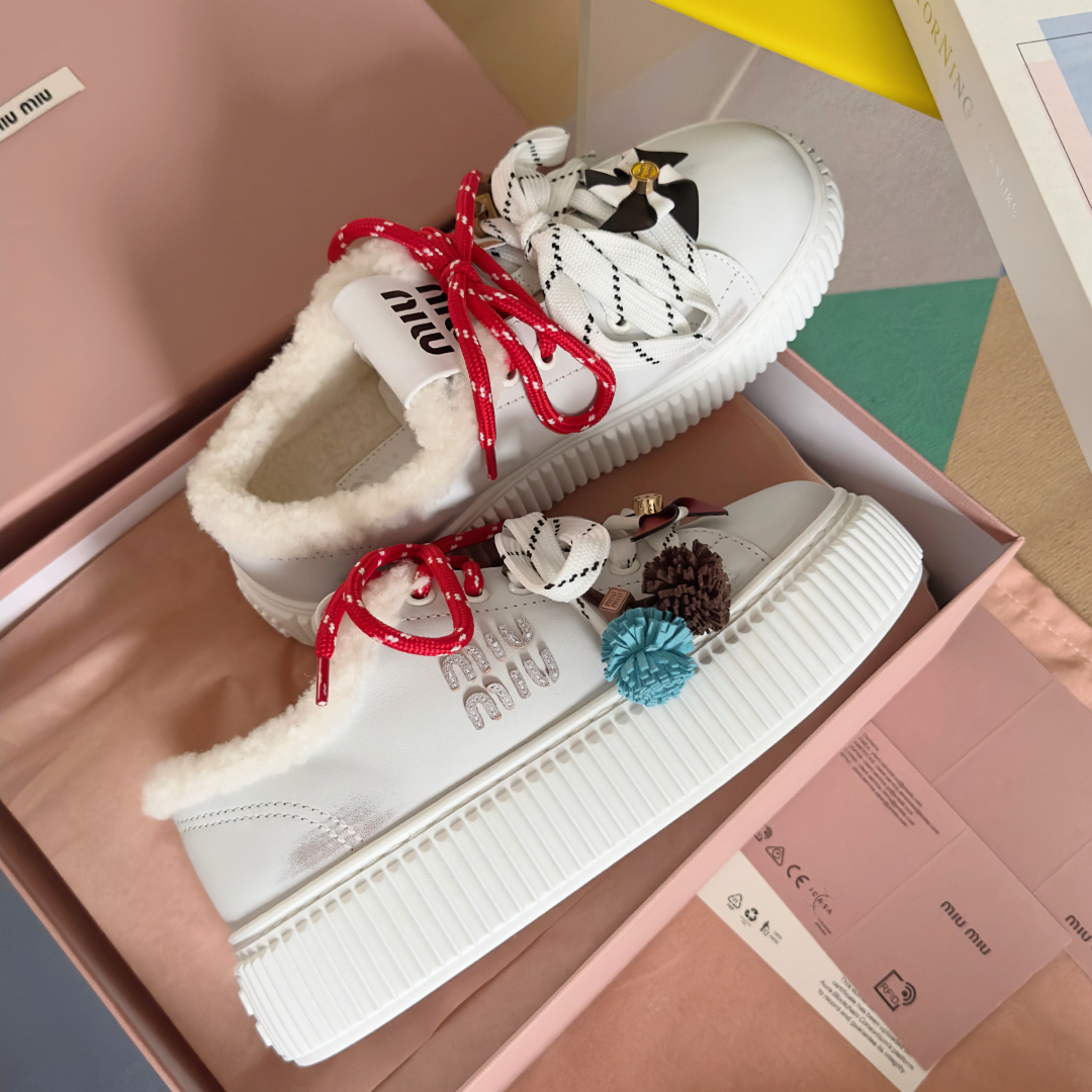 顶级版本：女款
MiuMiu缪缪 最新款 魔术贴 帆布 厚底 饼干鞋 休闲 运动鞋
原版购入开发 做货 