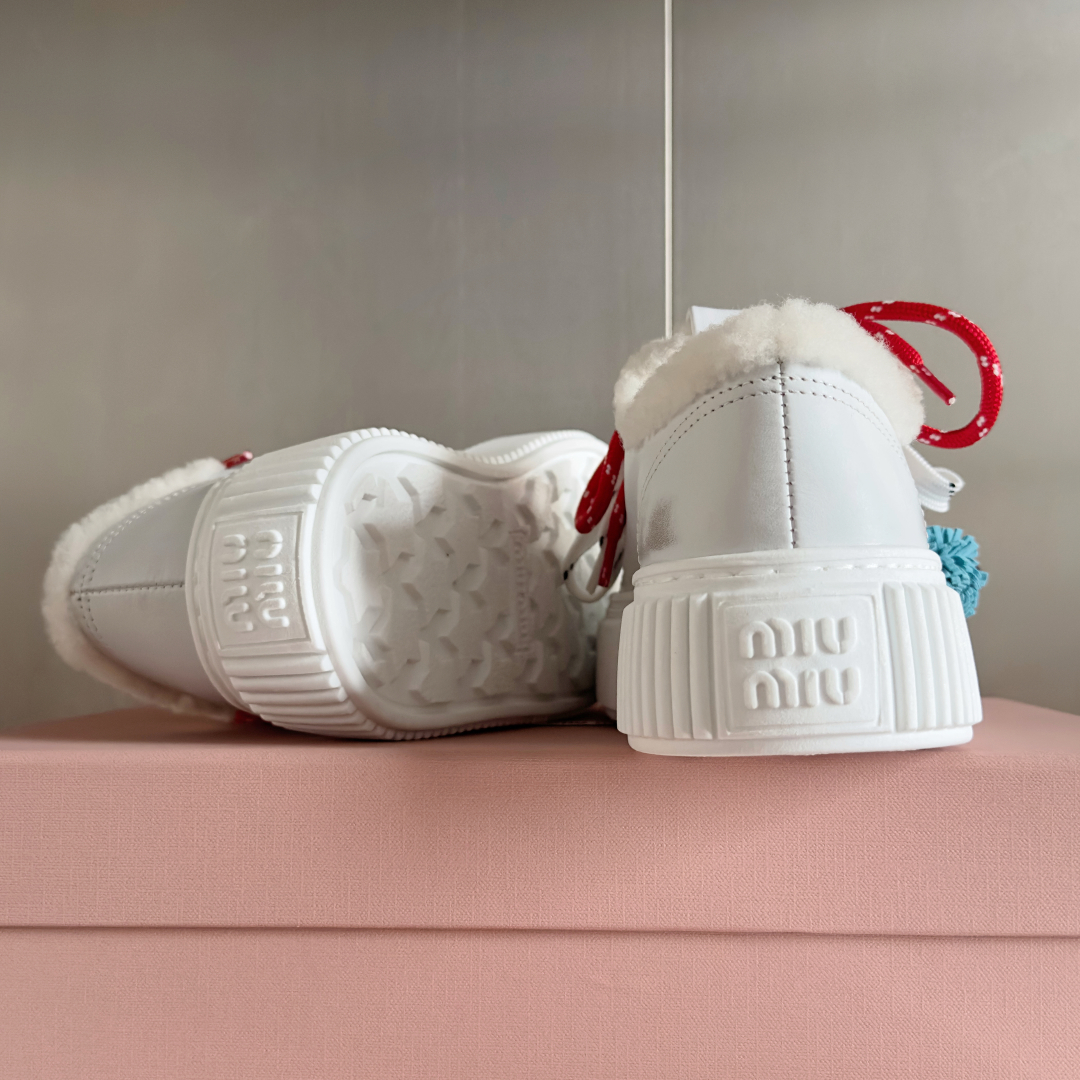 顶级版本：女款
MiuMiu缪缪 最新款 魔术贴 帆布 厚底 饼干鞋 休闲 运动鞋
原版购入开发 做货 