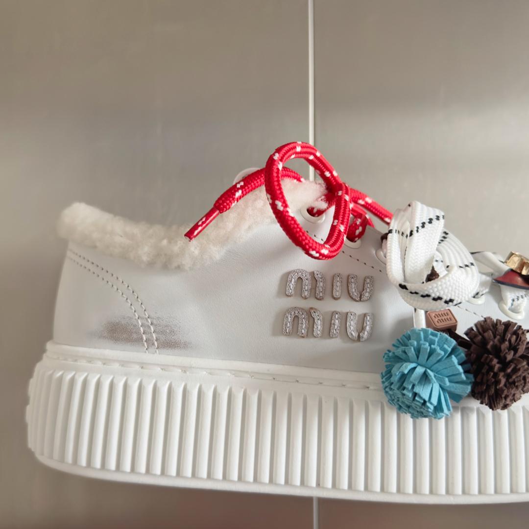 顶级版本：女款
MiuMiu缪缪 最新款 魔术贴 帆布 厚底 饼干鞋 休闲 运动鞋
原版购入开发 做货 