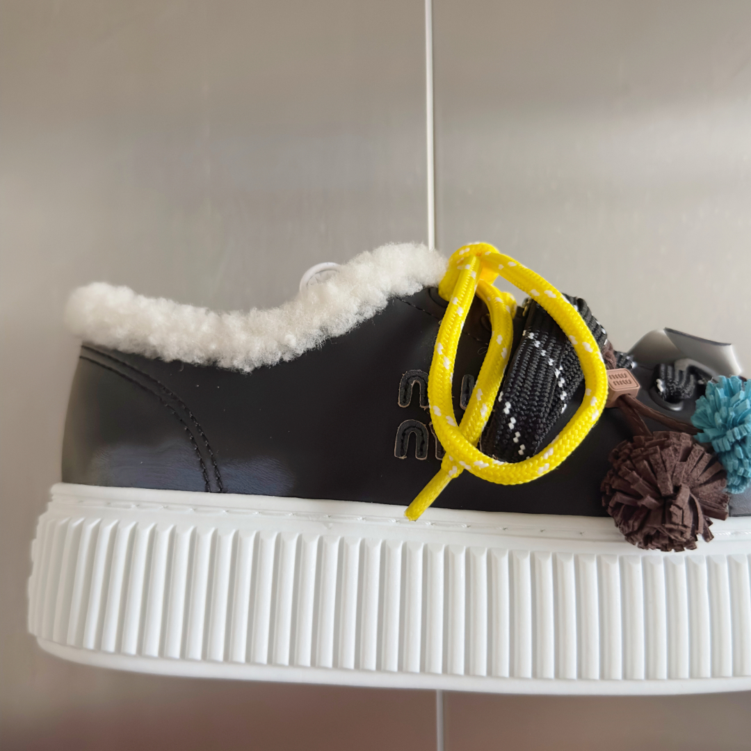 顶级版本：女款
MiuMiu缪缪 最新款 魔术贴 帆布 厚底 饼干鞋 休闲 运动鞋
原版购入开发 做货 