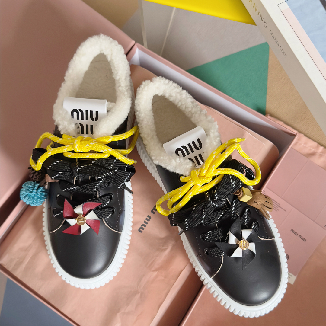 顶级版本：女款
MiuMiu缪缪 最新款 魔术贴 帆布 厚底 饼干鞋 休闲 运动鞋
原版购入开发 做货 