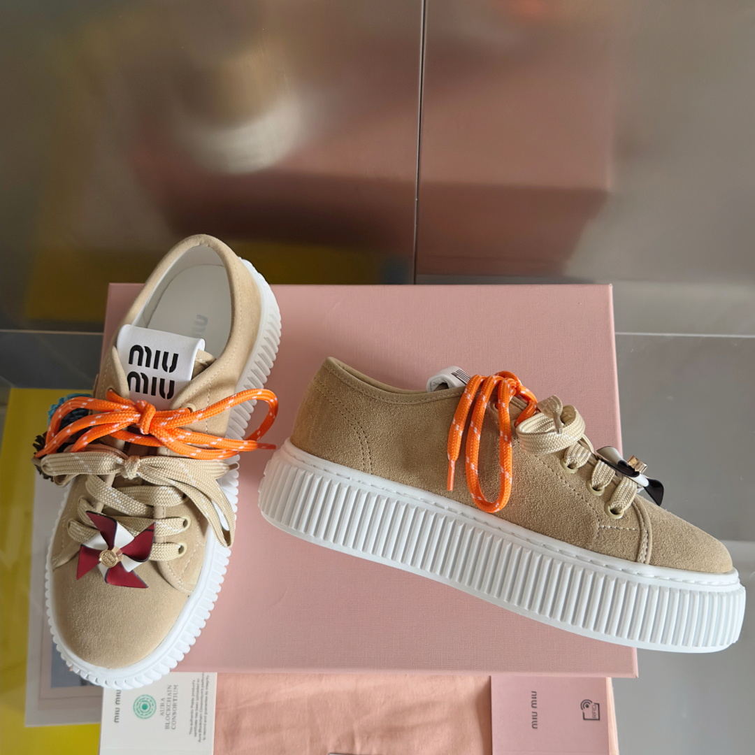 顶级版本：女款
MiuMiu缪缪 最新款 魔术贴 帆布 厚底 饼干鞋 休闲 运动鞋
原版购入开发 做货 