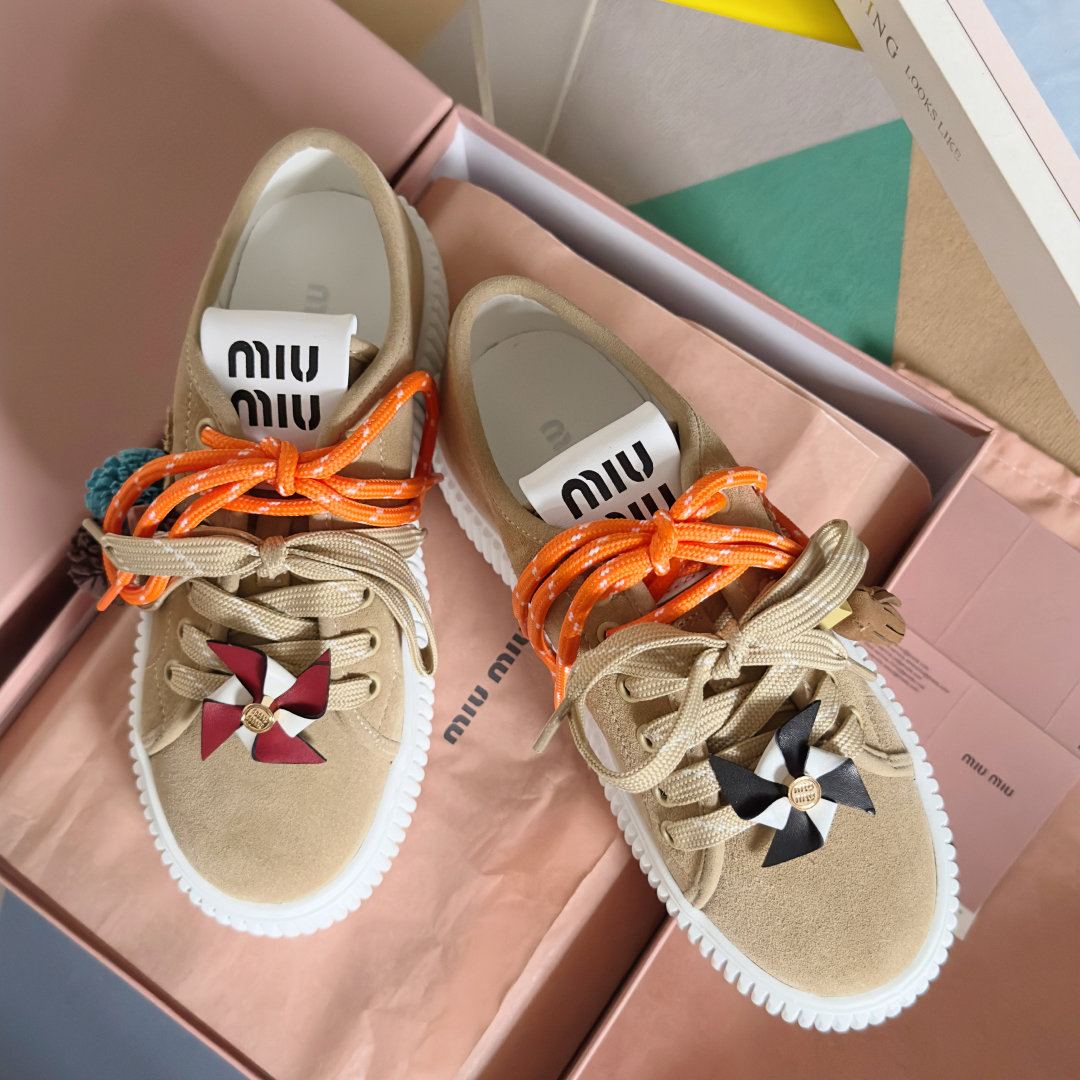 顶级版本：女款
MiuMiu缪缪 最新款 魔术贴 帆布 厚底 饼干鞋 休闲 运动鞋
原版购入开发 做货 