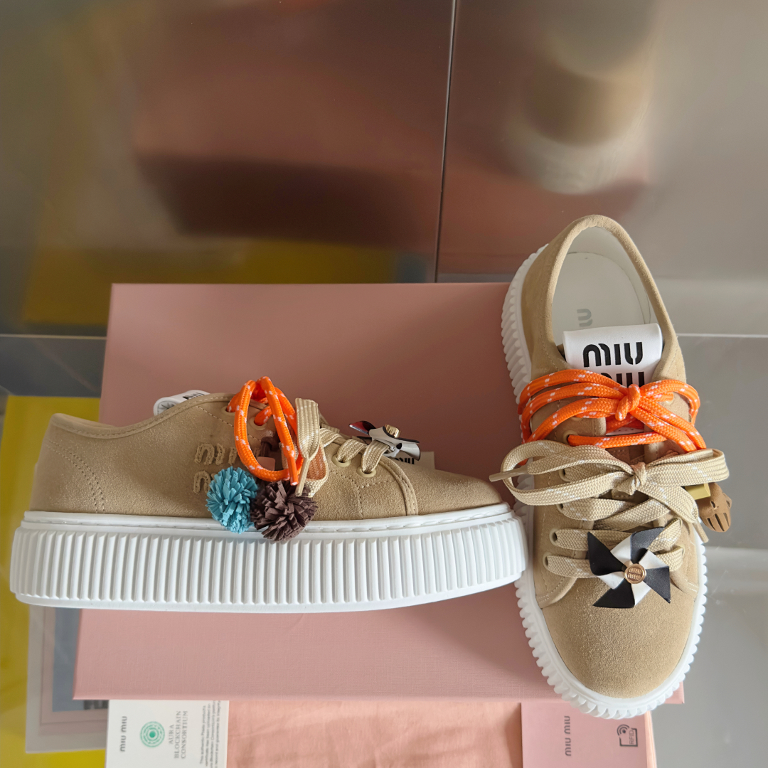 顶级版本：女款
MiuMiu缪缪 最新款 魔术贴 帆布 厚底 饼干鞋 休闲 运动鞋
原版购入开发 做货 
