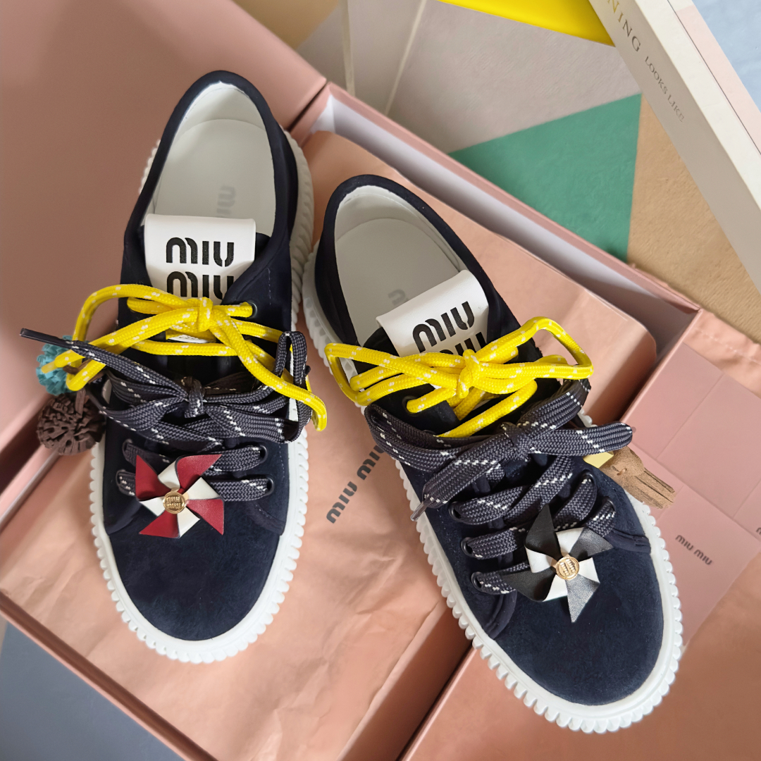 顶级版本：女款
MiuMiu缪缪 最新款 魔术贴 帆布 厚底 饼干鞋 休闲 运动鞋
原版购入开发 做货 