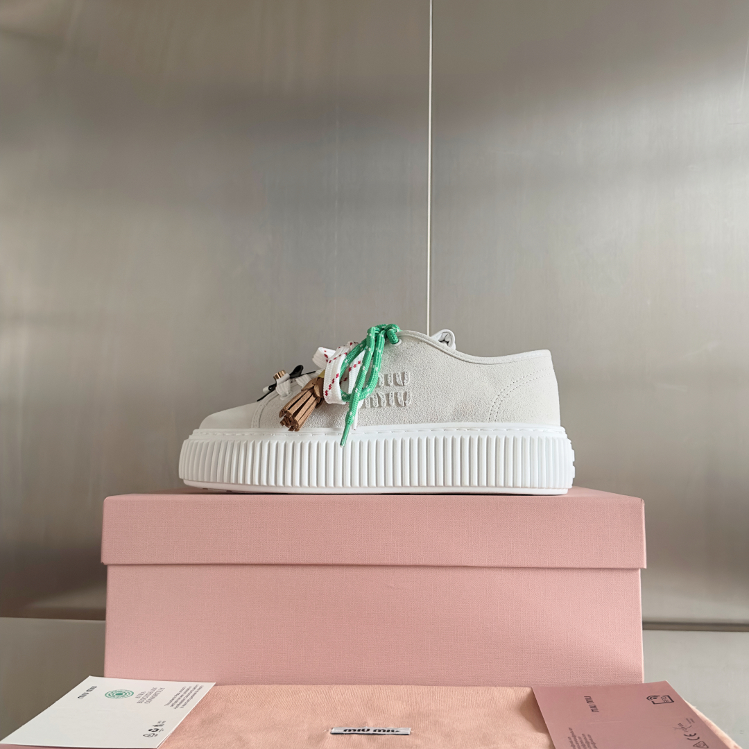 顶级版本：女款
MiuMiu缪缪 最新款 魔术贴 帆布 厚底 饼干鞋 休闲 运动鞋
原版购入开发 做货 