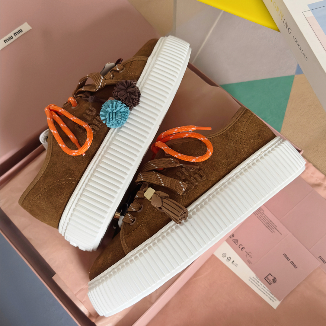 顶级版本：女款
MiuMiu缪缪 最新款 魔术贴 帆布 厚底 饼干鞋 休闲 运动鞋
原版购入开发 做货 