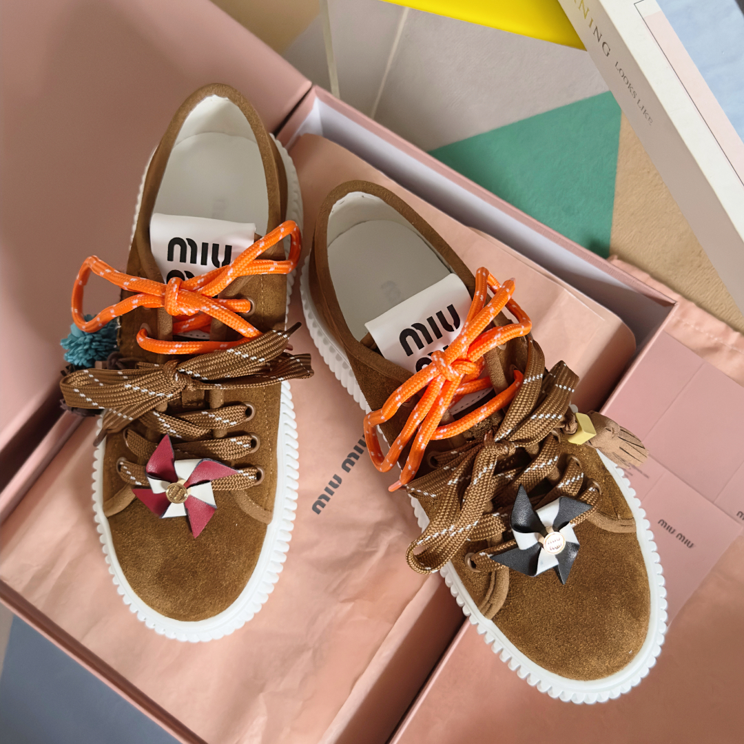 顶级版本：女款
MiuMiu缪缪 最新款 魔术贴 帆布 厚底 饼干鞋 休闲 运动鞋
原版购入开发 做货 