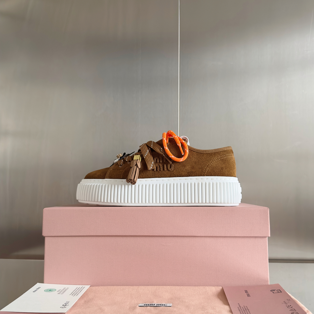 顶级版本：女款
MiuMiu缪缪 最新款 魔术贴 帆布 厚底 饼干鞋 休闲 运动鞋
原版购入开发 做货 