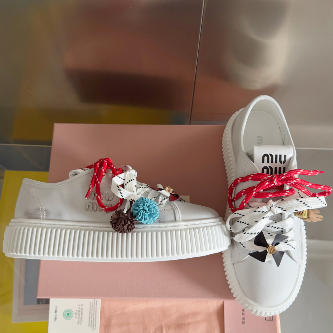 顶级版本：女款
MiuMiu缪缪 最新款 魔术贴 帆布 厚底 饼干鞋 休闲 运动鞋
原版购入开发 做货 