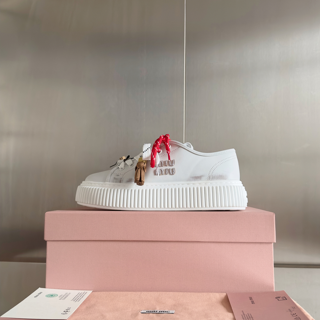 顶级版本：女款
MiuMiu缪缪 最新款 魔术贴 帆布 厚底 饼干鞋 休闲 运动鞋
原版购入开发 做货 