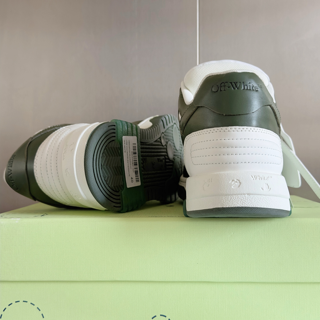 顶级版本:情侣款
Off-White™最新Out Of Office系列 情侣款 厚底 箭头 休闲 运动