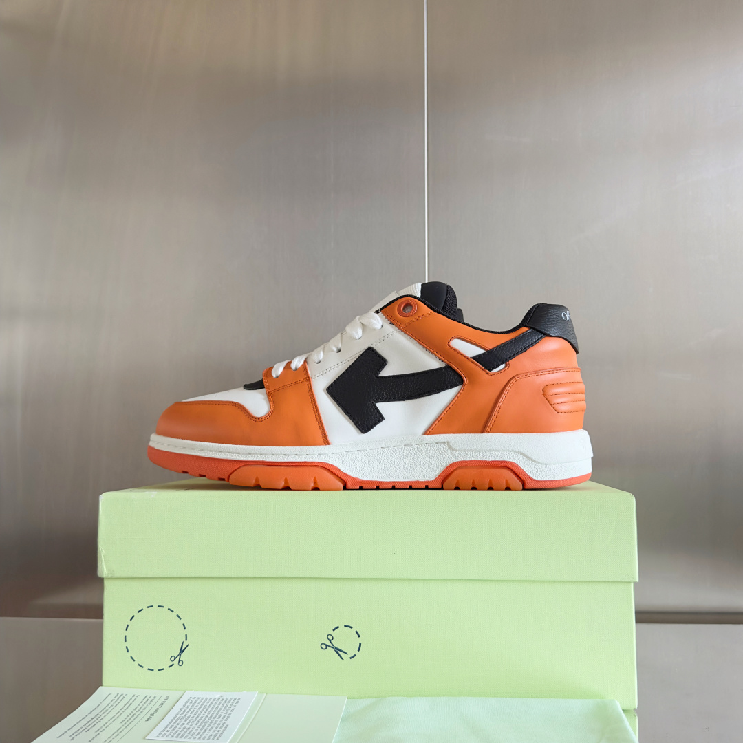 顶级版本:情侣款
Off-White™最新Out Of Office系列 情侣款 厚底 箭头 休闲 运动