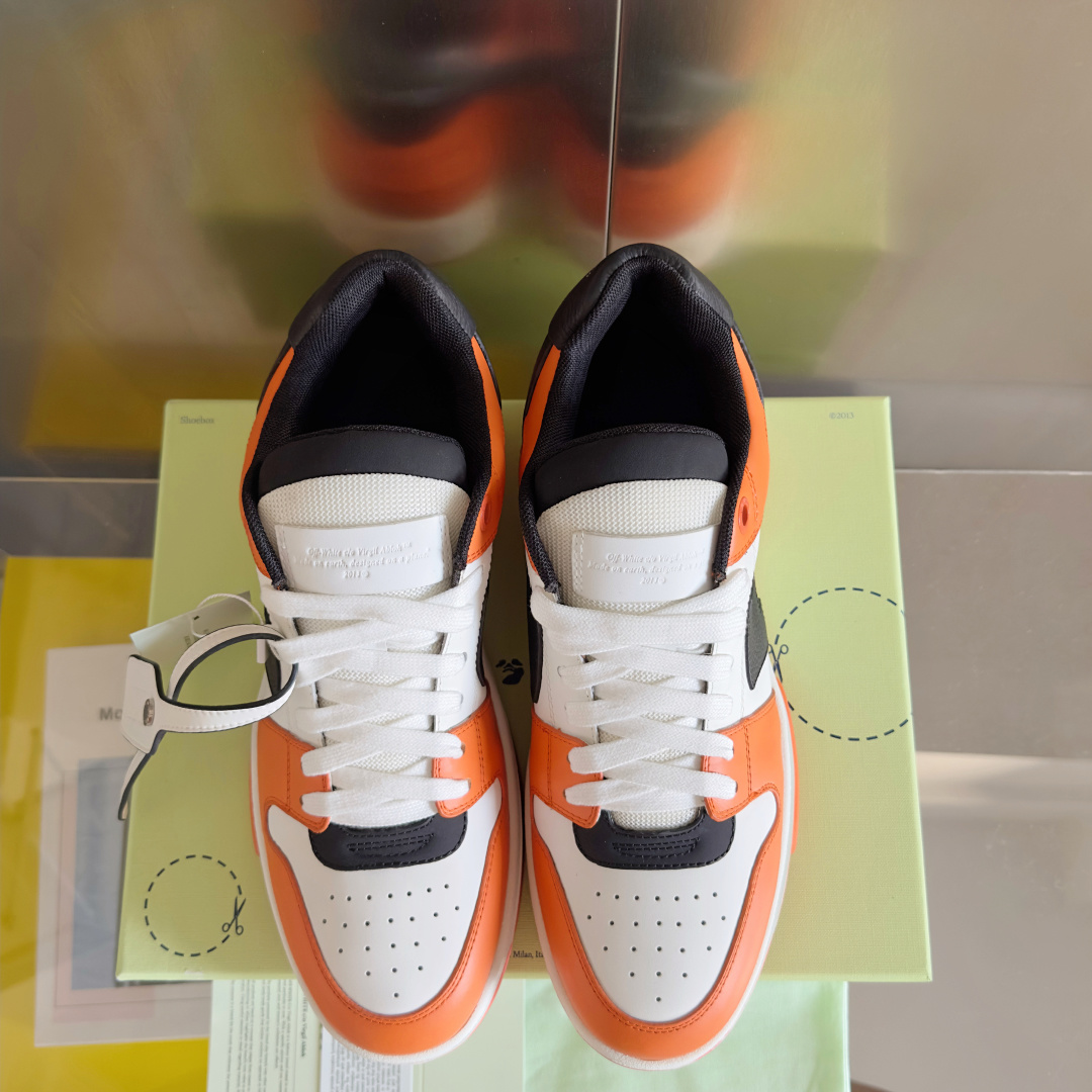 顶级版本:情侣款
Off-White™最新Out Of Office系列 情侣款 厚底 箭头 休闲 运动