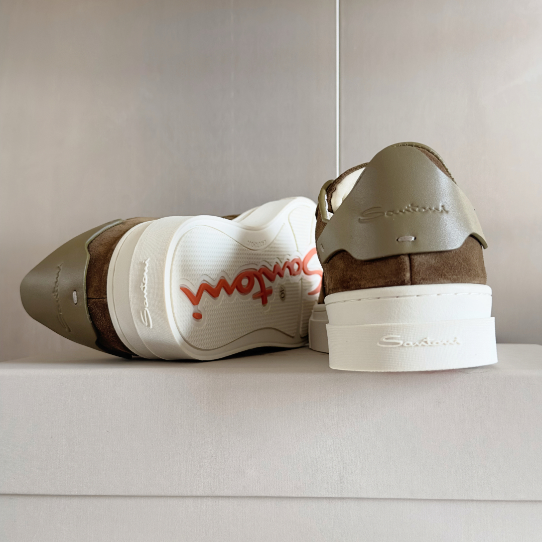 顶级版本：男款
Santoni 圣东尼 最新 黑白休闲 运动鞋 板鞋 小白鞋
原版购入开发 做货 从最深