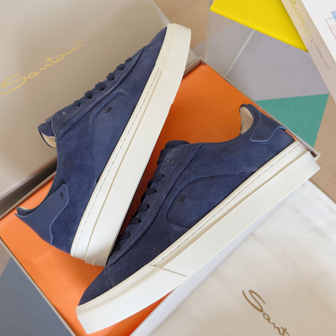 顶级版本：男款
Santoni 圣东尼 最新 黑白休闲 运动鞋 板鞋 小白鞋
原版购入开发 做货 从最深