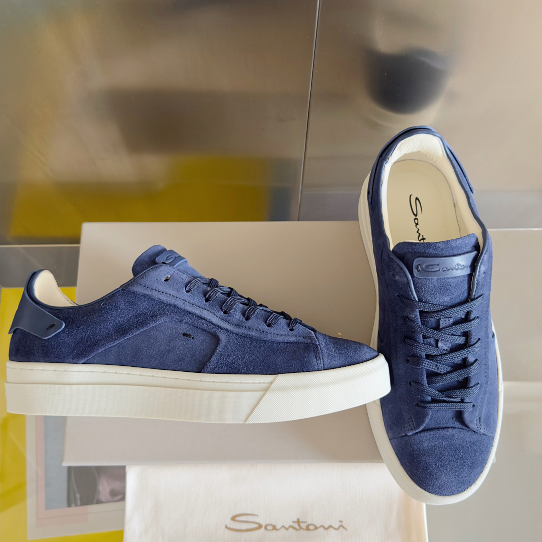 顶级版本：男款
Santoni 圣东尼 最新 黑白休闲 运动鞋 板鞋 小白鞋
原版购入开发 做货 从最深